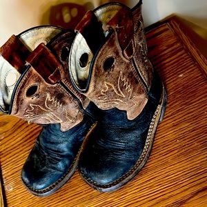 Cowboy boots used still good condition kid out grown them too